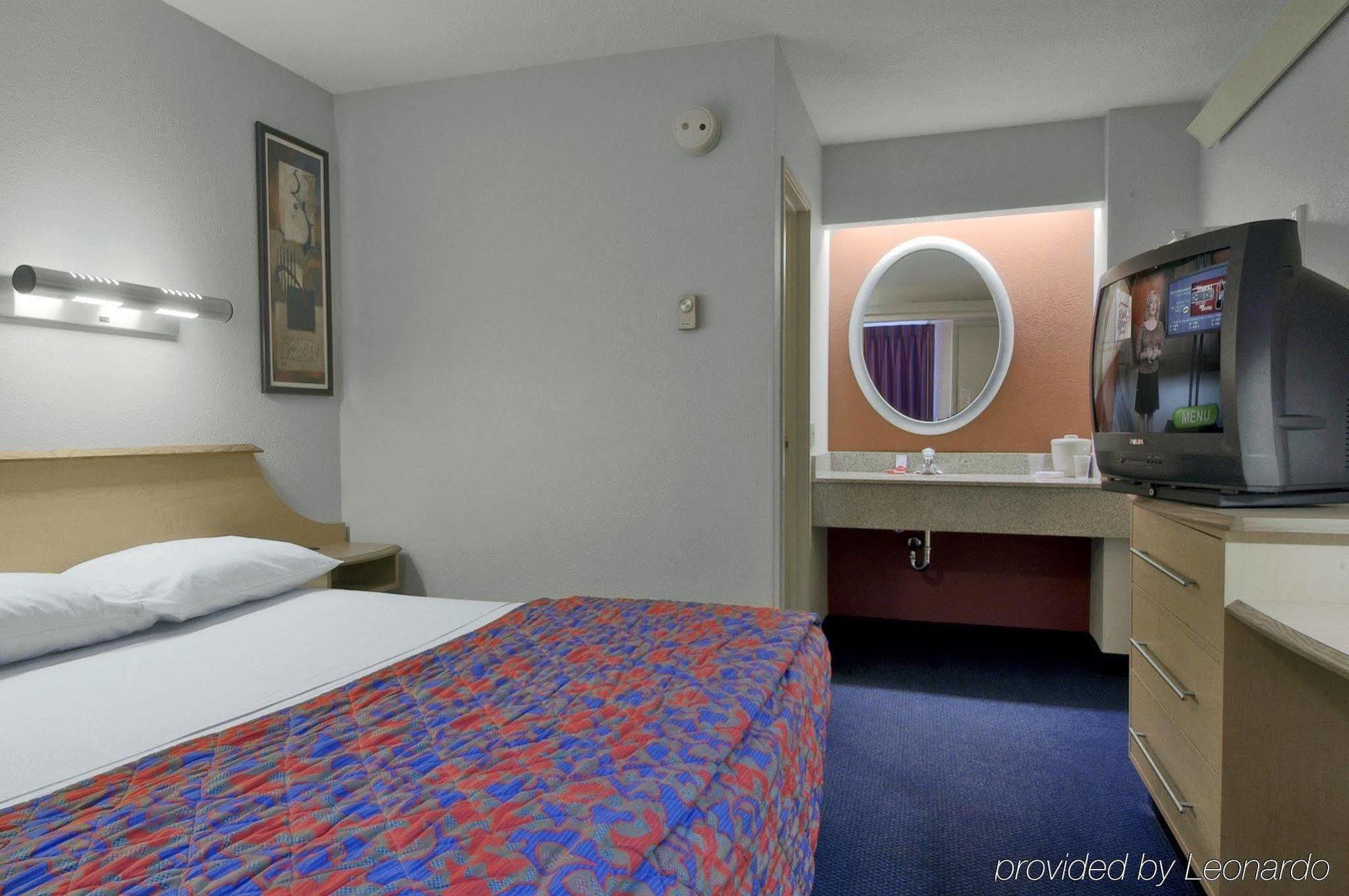 Hotel Super 8 By Wyndham Deerfield - Northbrook Zimmer foto